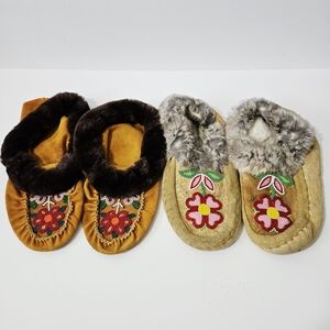 2x Vintage Handmade Moccasins Beaded Leather Fur Trimmed Indigenous Canadiana